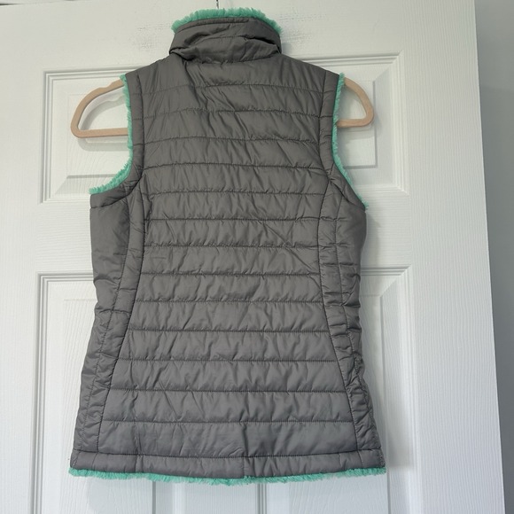THE NORTH FACE GIRLS SIZE 14/16 REVERSIBLE MOSSBUD SWIRL VEST GRAY‎ MINT EUC - Picture 10 of 10